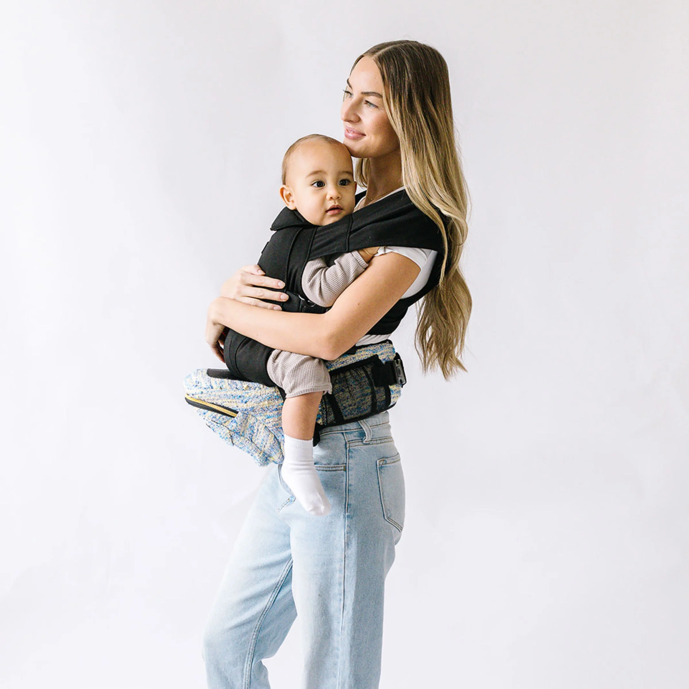 Tushbaby Hip Seat Hands-Free Attachment - Black | Babylist Shop